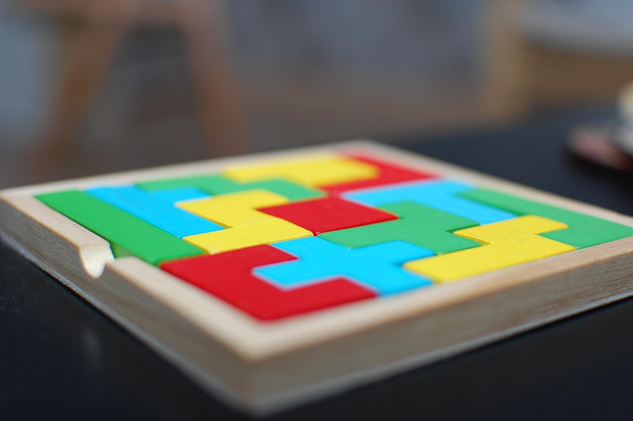  Empowering Teachers and Students to Navigate Media Critically 